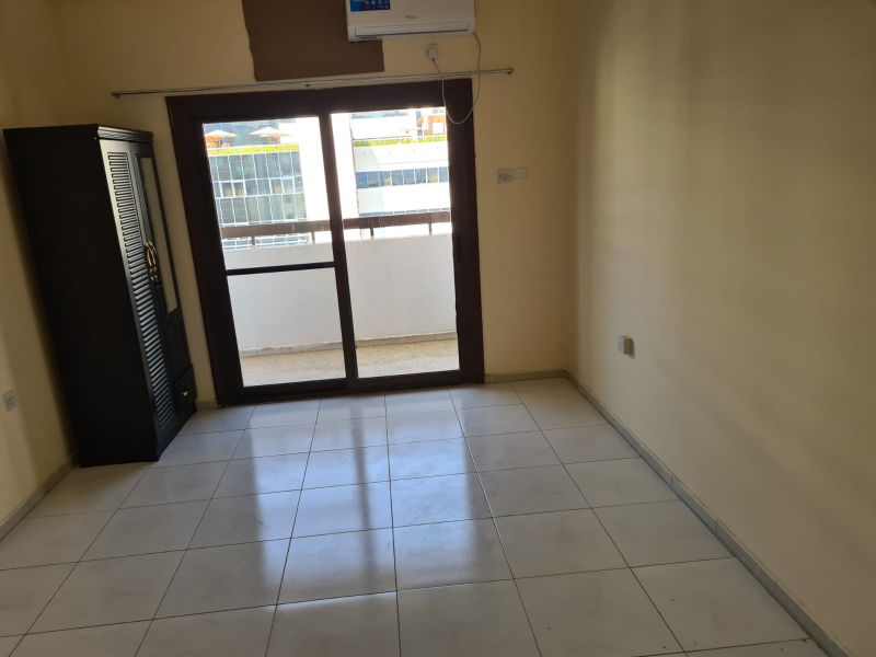 ROOM AVAILABLE FOR FAMILY OR COUPLES IN AL MURAQQABAT DEIRA AED 2500 PER MONTH